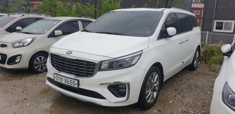 Kia Carnival Limousine