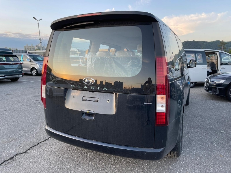 Hyundai Staria 12 мест