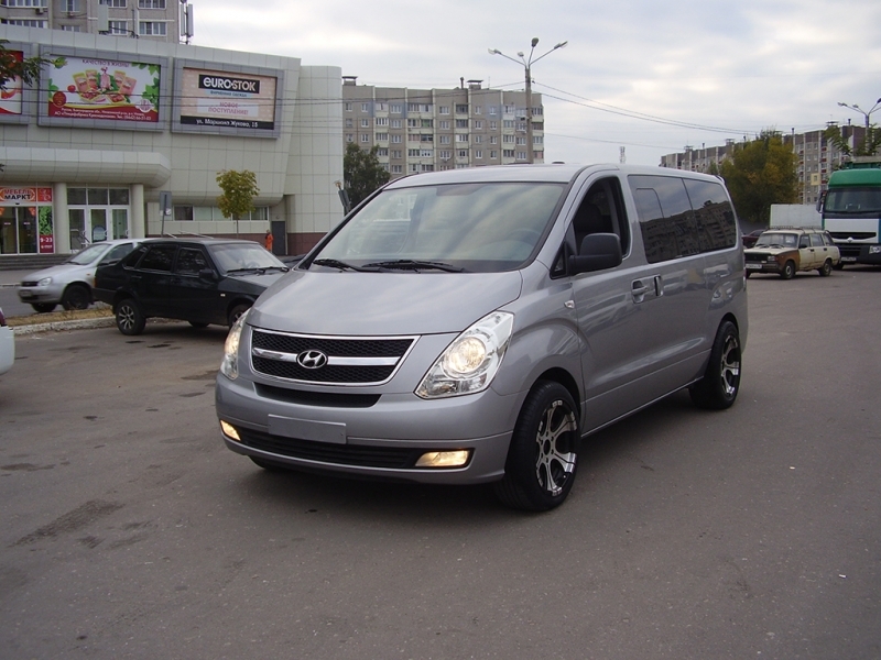 Купить бу хендай гранд старекс на авито. Хендай Гранд Старекс. Хендай Гранд Старекс 2008. Hyundai Grand Starex h1 черный. Hyundai h1 Grand Starex серебристый.