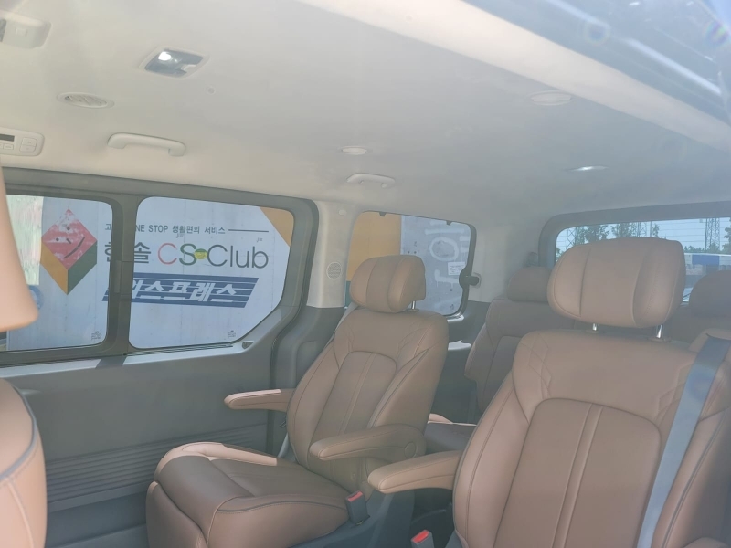 Hyundai Staria 12 мест