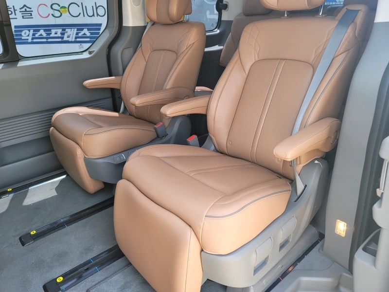 Hyundai Staria 12 мест